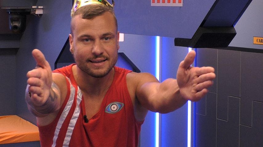 Große Freude: Promi-BB-Eric erfährt von seinem blauen Haken