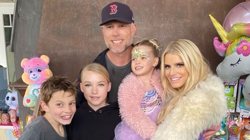 Eric Johnson und Jessica Simpson mit ihren Kindern Maxwell, Ace und Birdie Mae