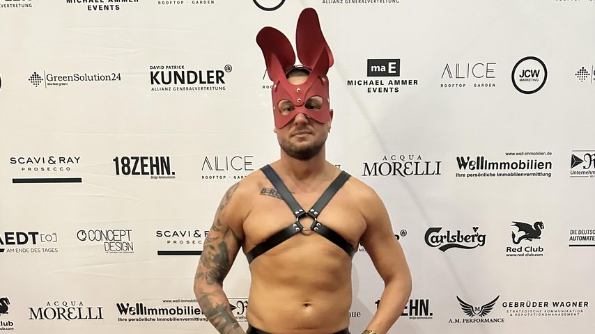 Fetisch-Outfit: Eric Sindermann fliegt bei einem Event raus!