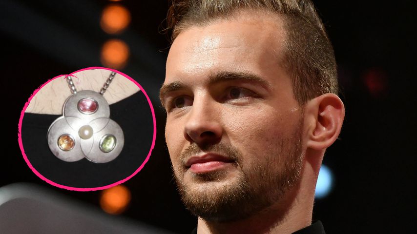 Bei "Dancing on Ice": Das steckt hinter Eric Stehfests Kette