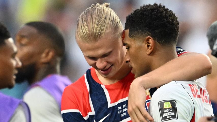 Erling Haaland gratuliert Jude Bellingham nach dem WM-Viertelfinale 2026 in Miami