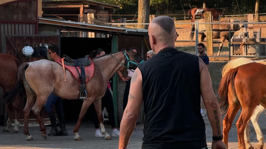 Eros Ramazzotti mit seinem Enkel Cesare, August 2024