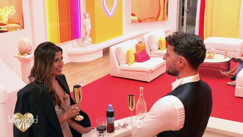 Bei "Love Island VIP"-Eva und Jannik knistert es im Bett