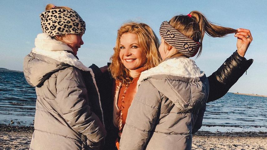 Eva Imhof mit ihren beiden Töchtern an der Ostsee, Dezember 2019