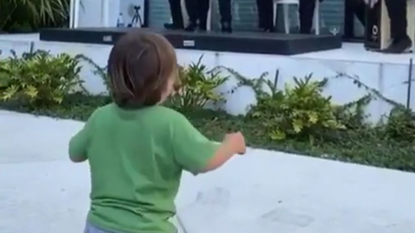 Eva Longorias Sohn Santiago, Mai 2020