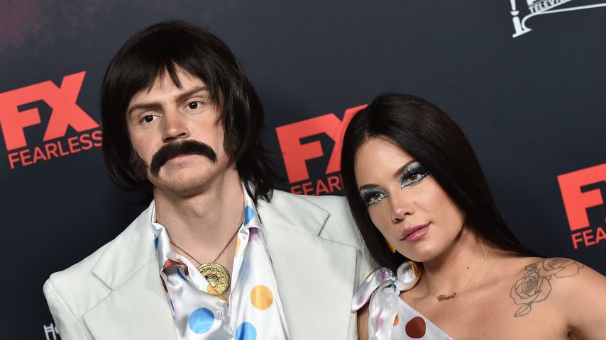 Evan Peters und Halsey bei einer Halloween-Party