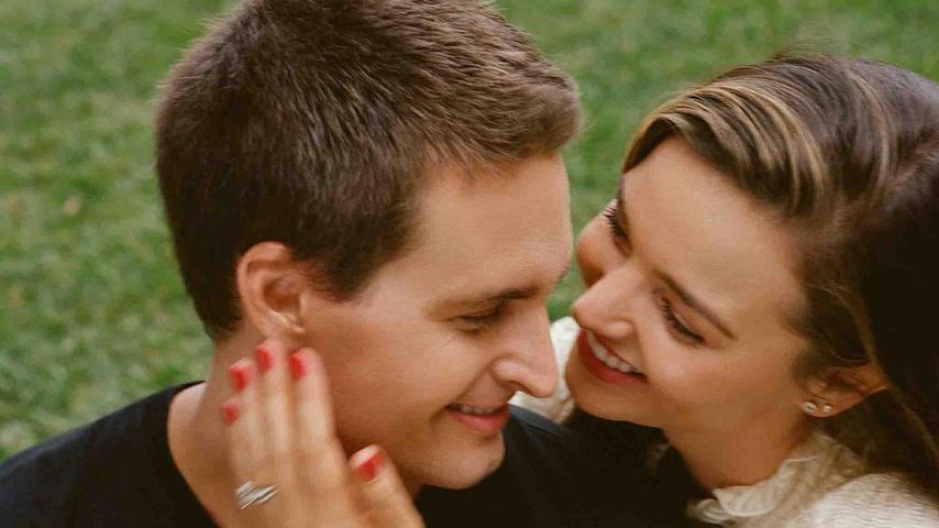 Mit süßem Turtelbild: Miranda Kerr gratuliert ihrem Ehemann