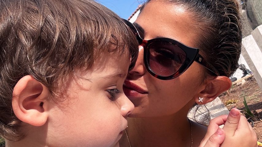 Realitystar Evanthia Benetatou mit ihrem Sohn George