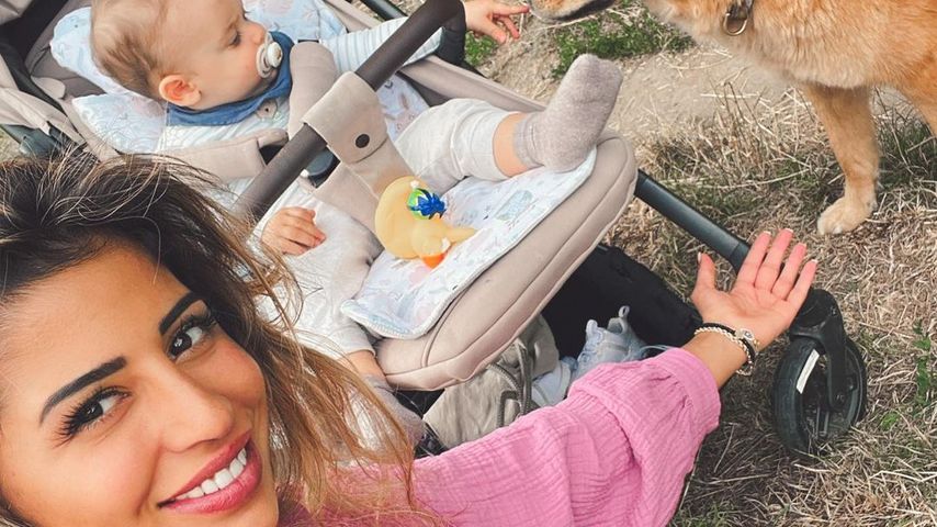 Evanthia Benetatou mit ihrem Sohn George und ihrem Hund