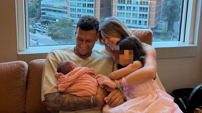 Evelyn und Davie Selke und ihre Tochter Aiyana begrüßen das neue Baby