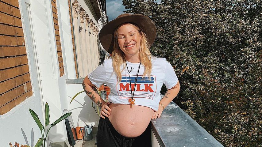 Evelyn Weigert auf einem Balkon, 2019