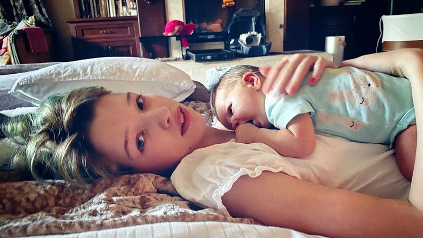 Ever Jovovich und Baby Dashiel im Februar 2020
