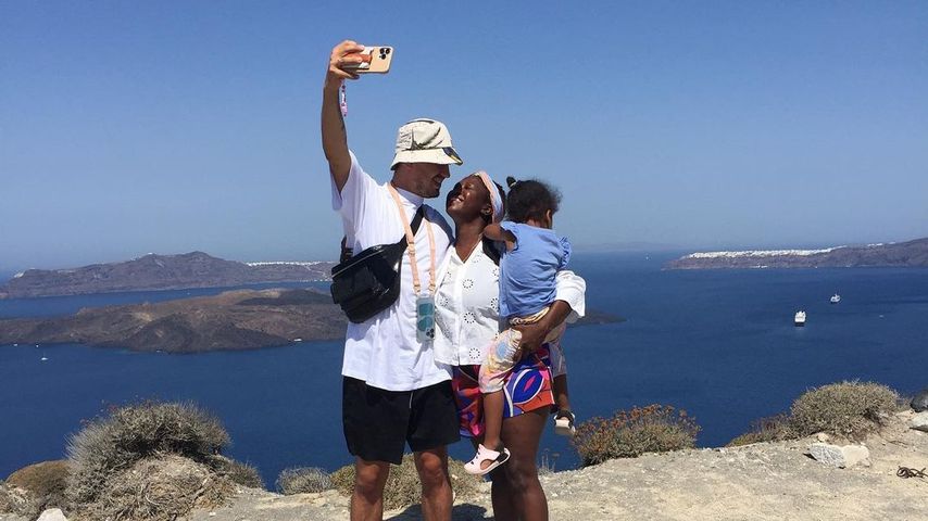 Evgenij Voznyuk und Motsi Mabuse mit ihrer Tochter