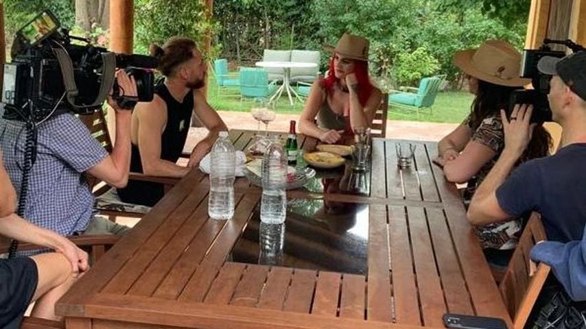 Ezequiel, Lisa und Sybille bei den "Bauer sucht Frau International"-Dreharbeiten