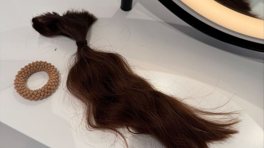 Fabio Knez zeigt abgeschnittene Haare im Wellnessurlaub, 2024