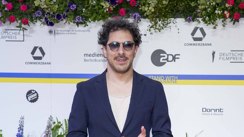 Fahri Yardim bei der Verleihung des Deutschen Filmpreises im Theater am Potsdamer Platz in Berlin am 12.05.2023