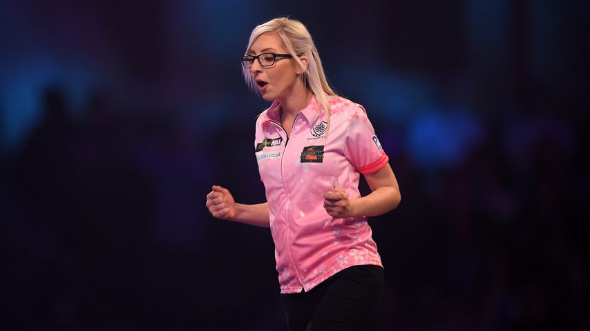 Sensation! Frau gewinnt bei Männer-Darts-WM zweites Spiel
