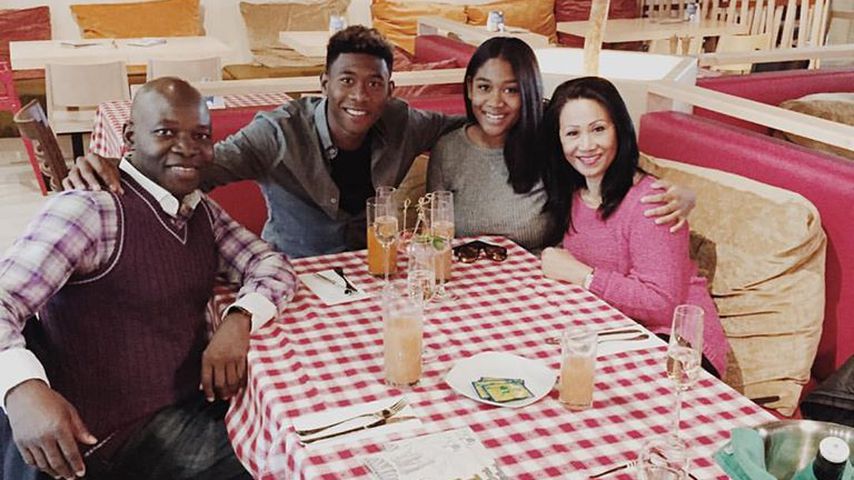 David und Rose May Alaba mit ihren Eltern im November 2015