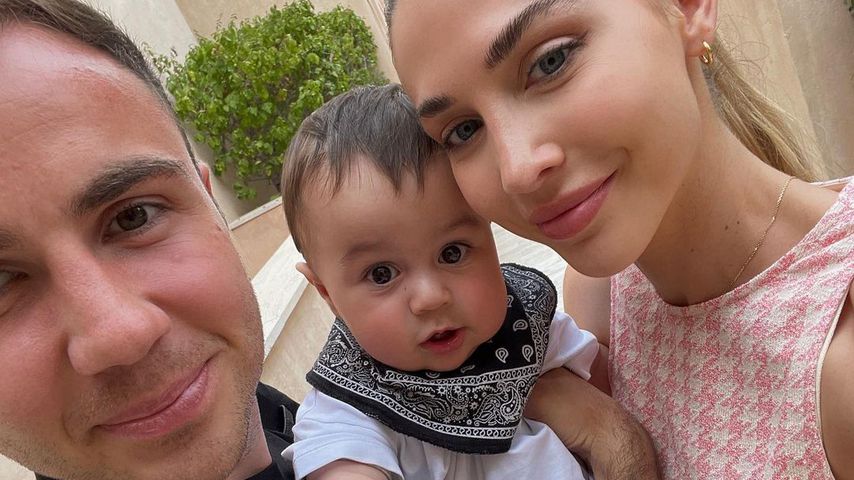 Mario Götze mit seiner Familie im Mai 2021