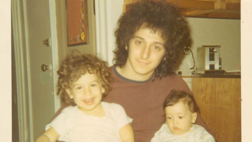 Leah Remini mit ihrem Vater und ihrer Schwester