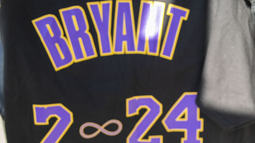 Fan-Artikel der Kobe-Bryant-Gedenkfeier