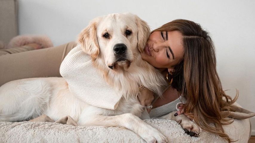 Farina Opoku alias Novalanalove mit ihrem Hund Oreo, Januar 2021