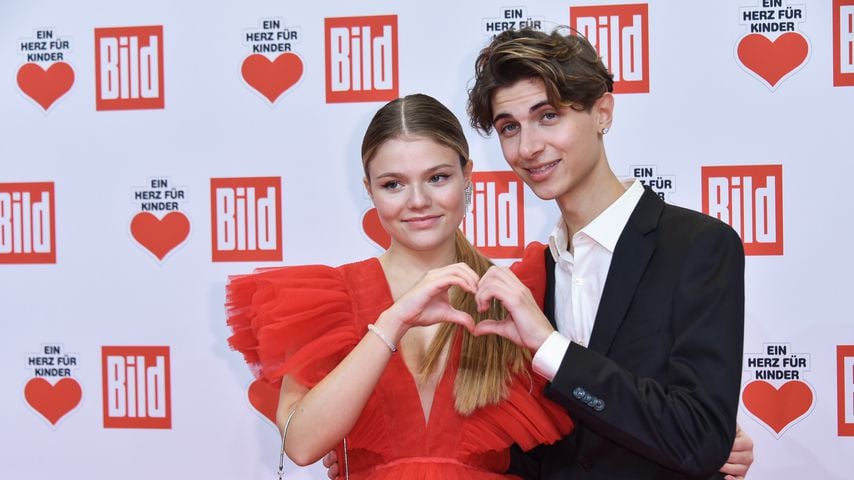 Süßes Paar-Debüt: Faye Montana und Lukas Rieger auf Event!