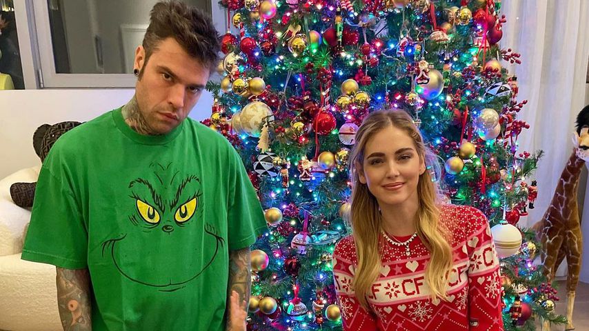 Hat diese Promi-Familie den krassesten Weihnachtsbaum?
