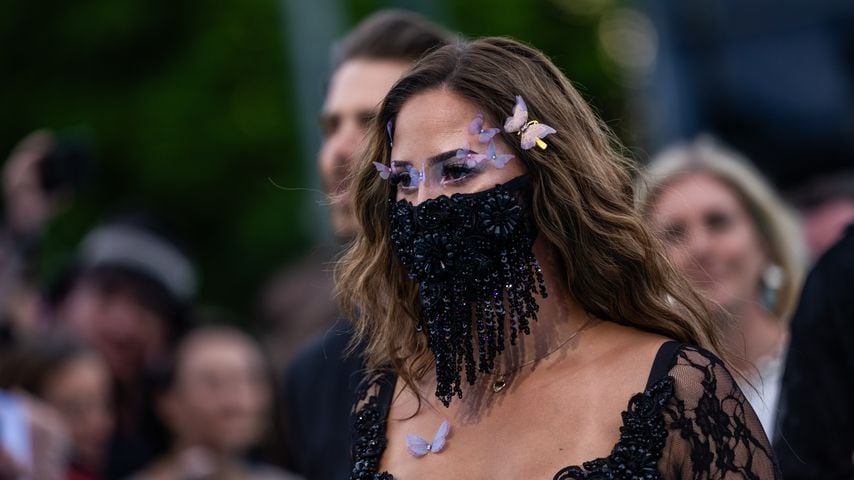 Felicia bei der Turquoise Carpet Opening Ceremony des 70. Eurovision Song Contest in Wien