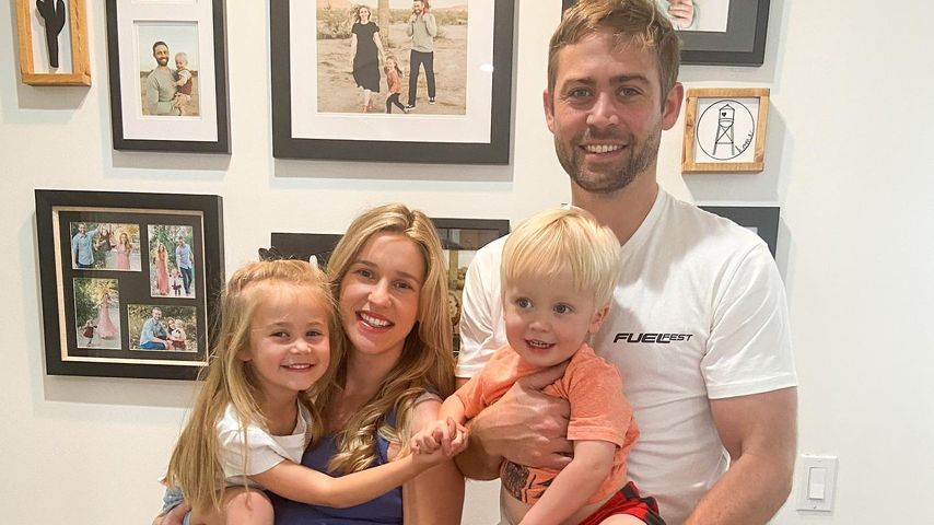 Felicia Walker und Cody Walker mit ihren Kindern