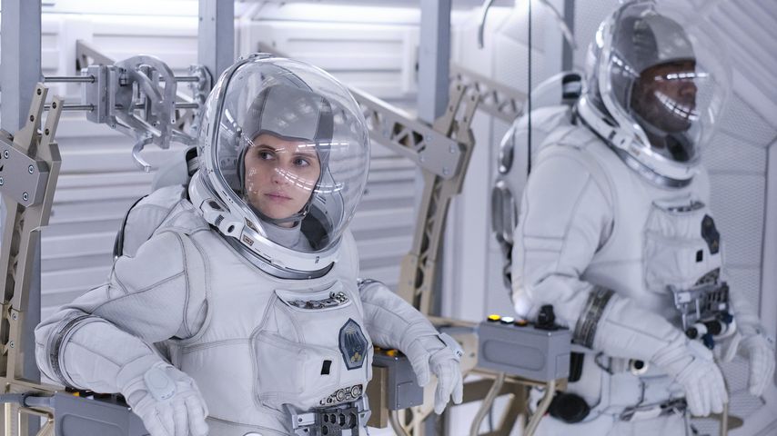 Felicity Jones und David Oyelowo in einer Szene von "The Midnight Sky"