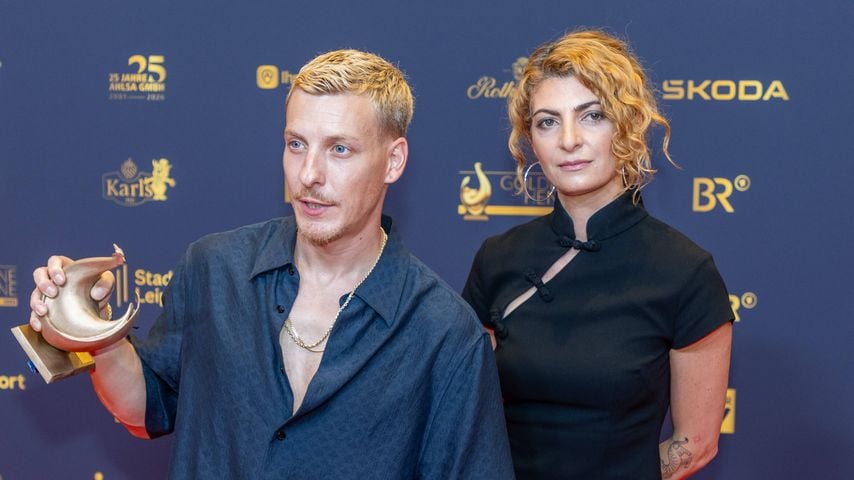 User haten Felix Lobrechts Goldene-Henne-Laudatio von Filiz