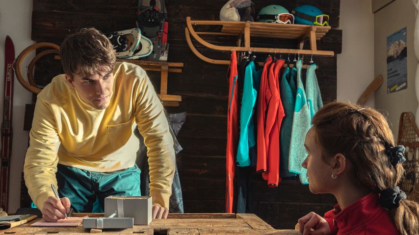 Felix Mayr und Sofie Eifertinger in "Kitz"