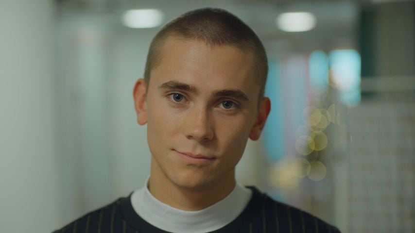 Felix Sandmann als Jonas in "Weihnachten zu Hause"