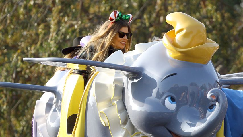 Fergie in einem Fahrgerät im Disneyland, 2019