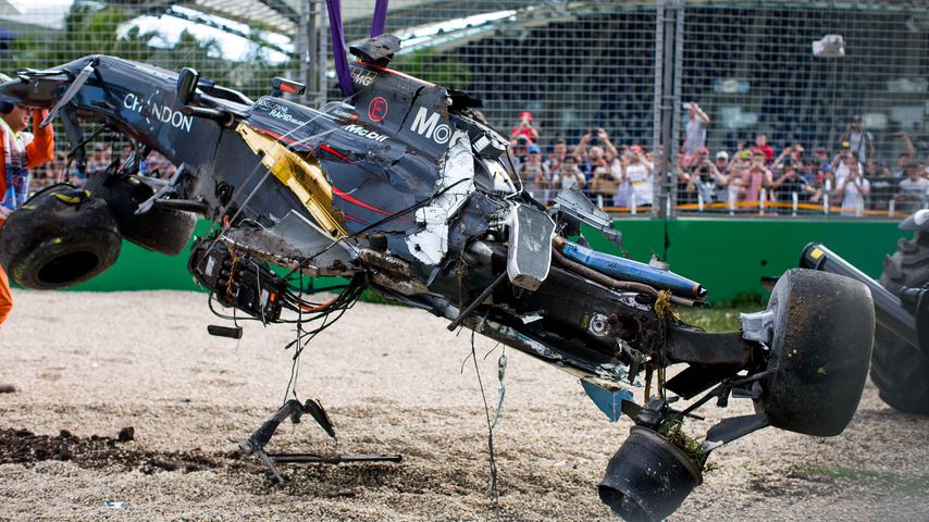 Formel-1-Star Fernando Alonso: Horror-Crash bei Tempo 300!