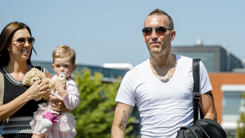 Fernando Ricksen mit Frau Veronika und Tochter Isabella 2014