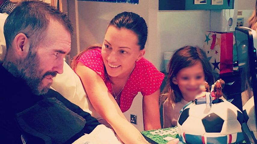 Fernando Ricksen mit Frau Veronika und Tochter Isabella