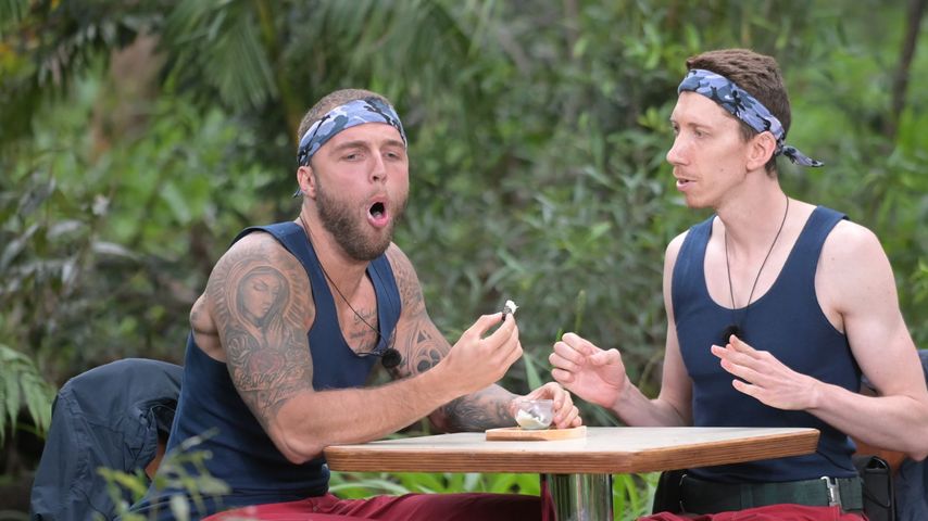 Filip Pavlovic und Manuel Flickinger bei der Dschungelprüfung