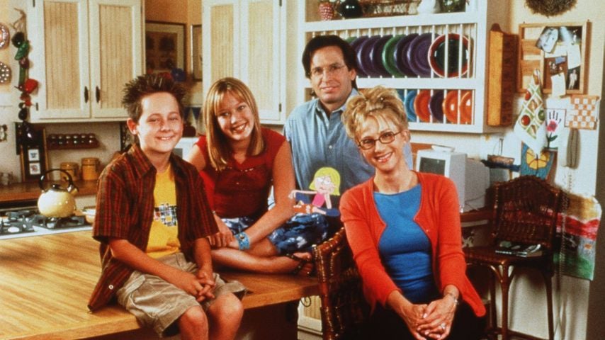 Jake Thomas, Hilary Duff mit Animated Lizzie, Robert Carradine und Hallie Todd in einem Filmstill aus Lizzie McGuire