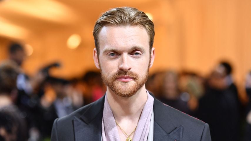 Party-Patzer: Finneas blamiert sich bei Taylor Swift