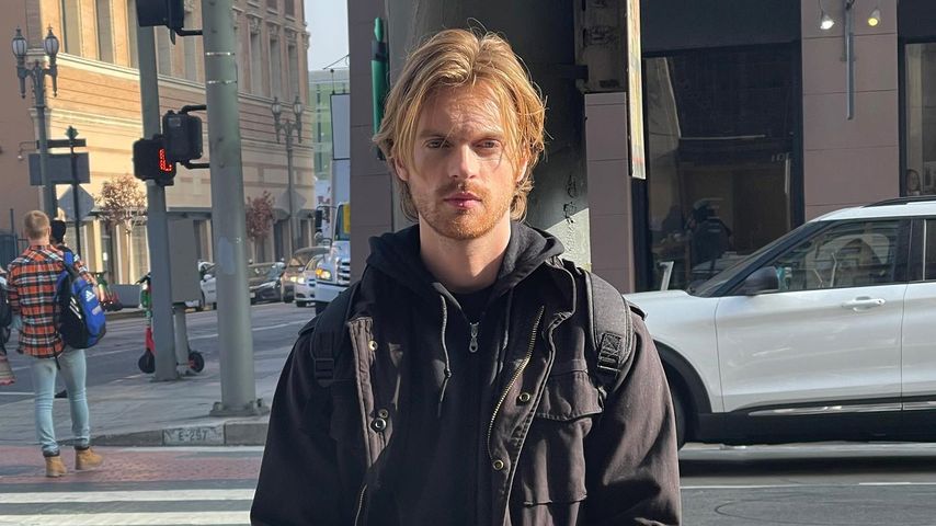 Finneas O'Connell, Dezember 2021