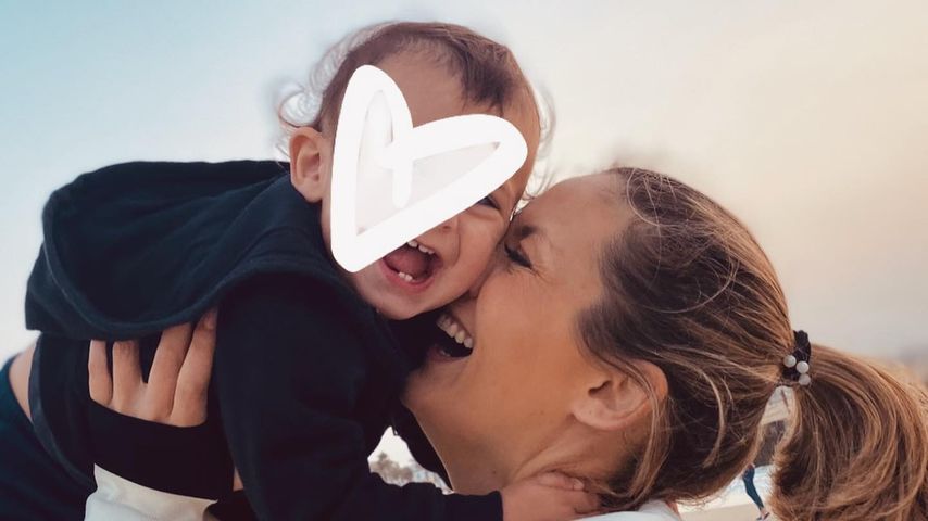 Fiona Erdmann kuschelt mit ihrem Sohn Leo