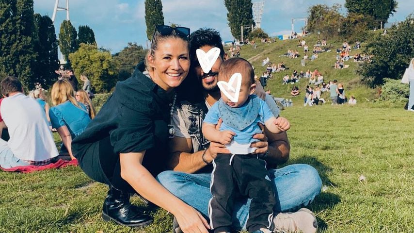 Fiona Erdmann mit ihrem Partner und ihrem gemeinsamen Sohn Leo im September 2021 in Berlin