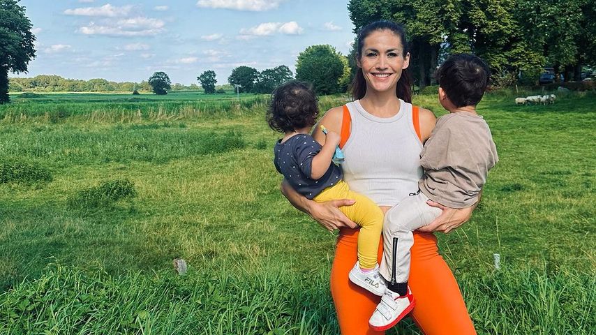 Fiona Erdmann mit ihren beiden Kindern, 2023