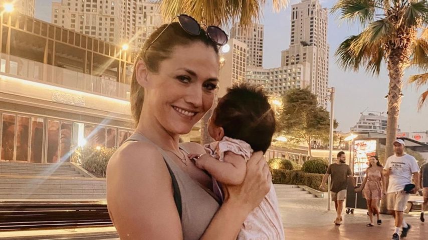 Fiona Erdmann mit ihrer Tochter Neyla, August 2022