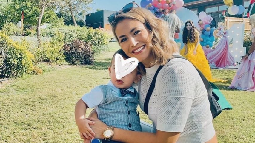 Influencerin Fiona Erdmann mit ihrem Sohn Leo Luan