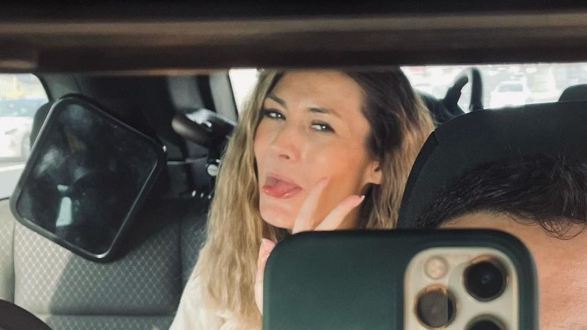 Aus dem Auto: Fiona Erdmann teilt ein humorvolles Stillbild