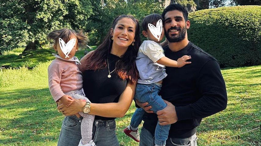 Fiona Erdmann und ihr Partner Mohamad El Kurdi mit den gemeinsamen Kindern, August 2023