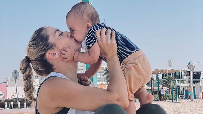 Fiona Erdmann und ihr Sohn Leo im April 2021 in Dubai